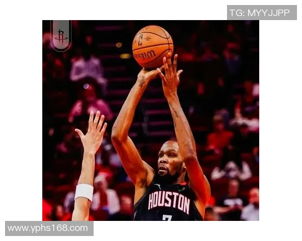 火箭队与魔术队激战正酣谁能在NBA赛场上笑到最后